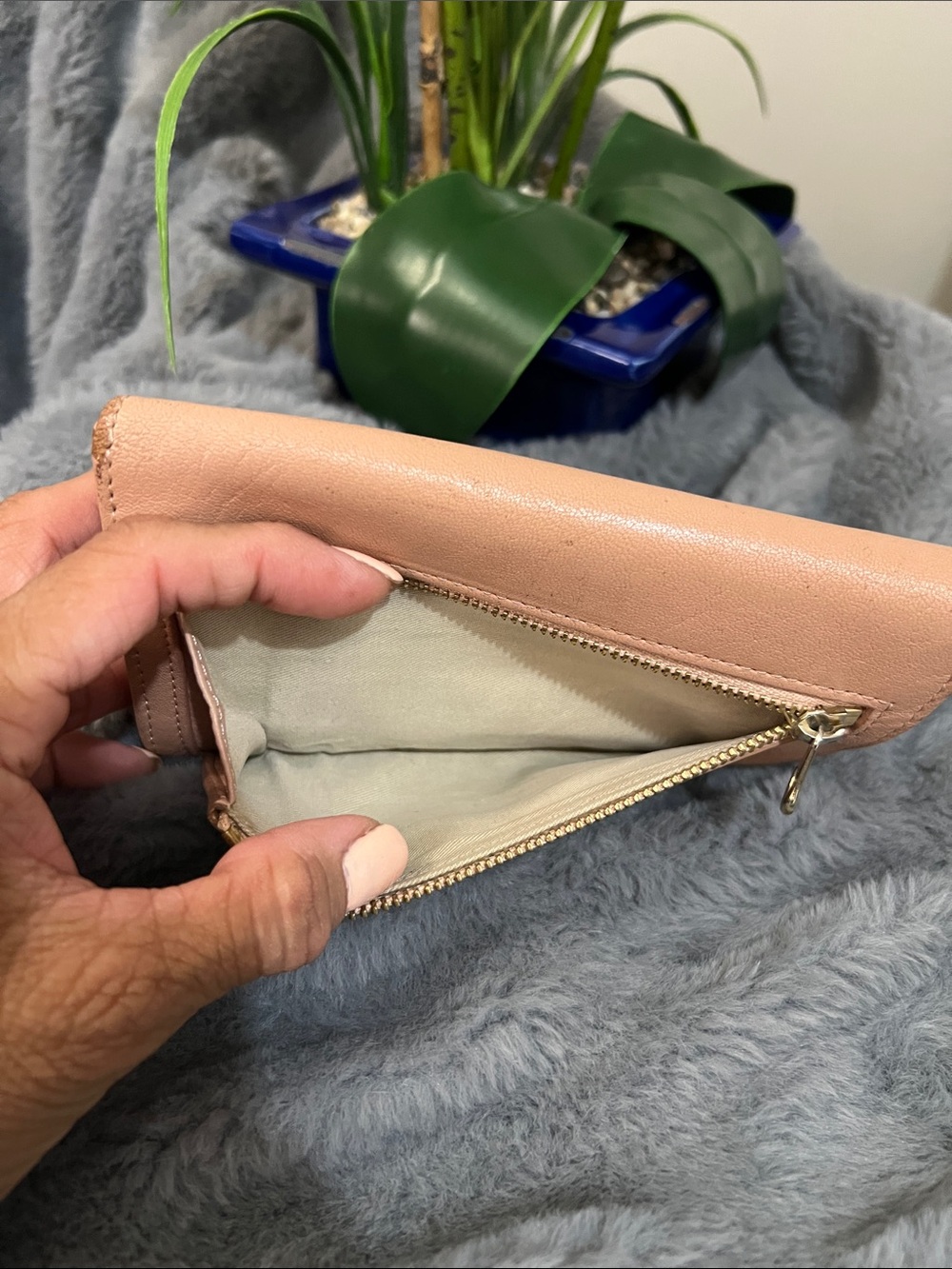 See by Chloé Pink Leather Wallet with Gold Accent - Picture 7 of 10